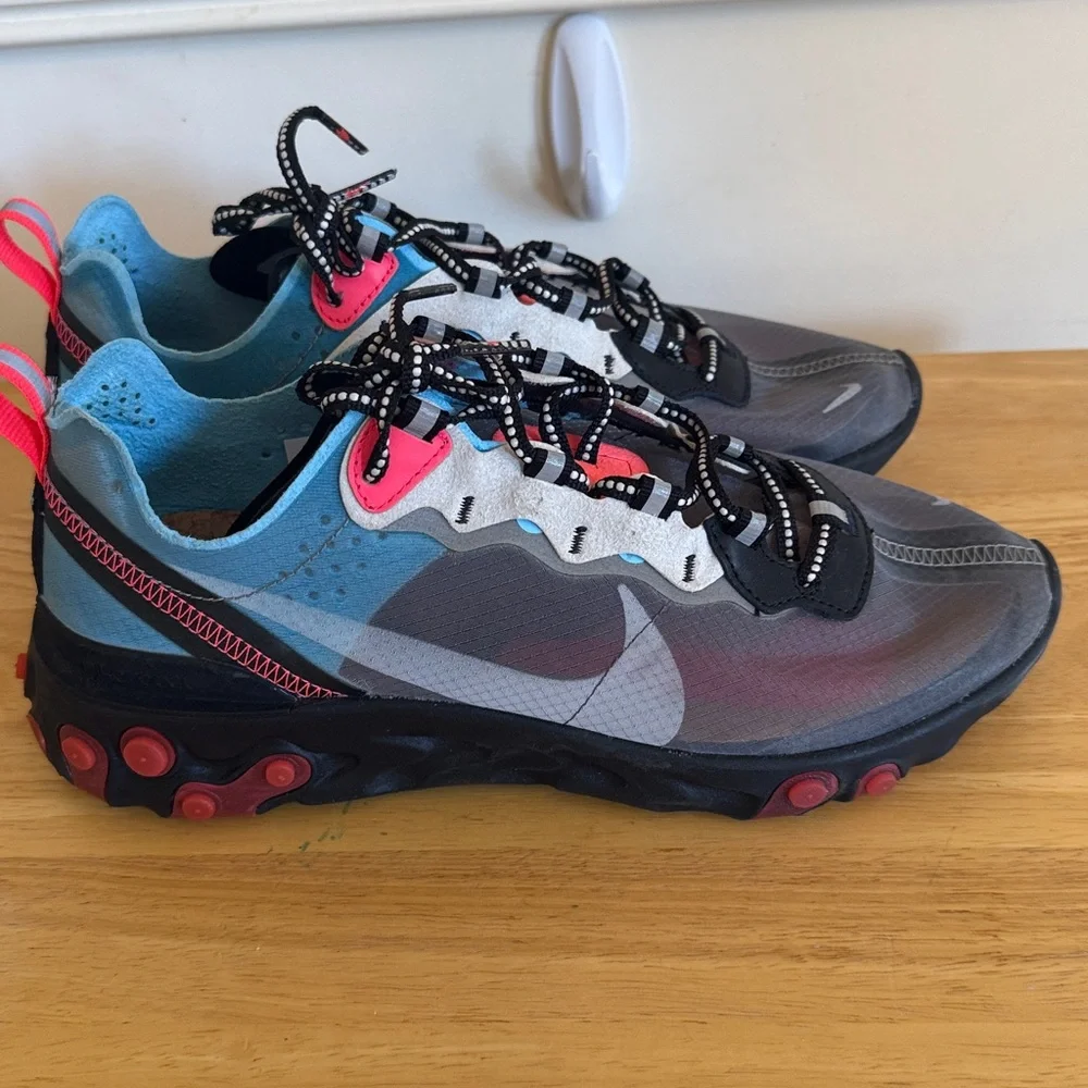 NIKE REACT ELEMENT 87 BLUE CHILL SOLAR RED MENS AQ1090 006 Size 8‎